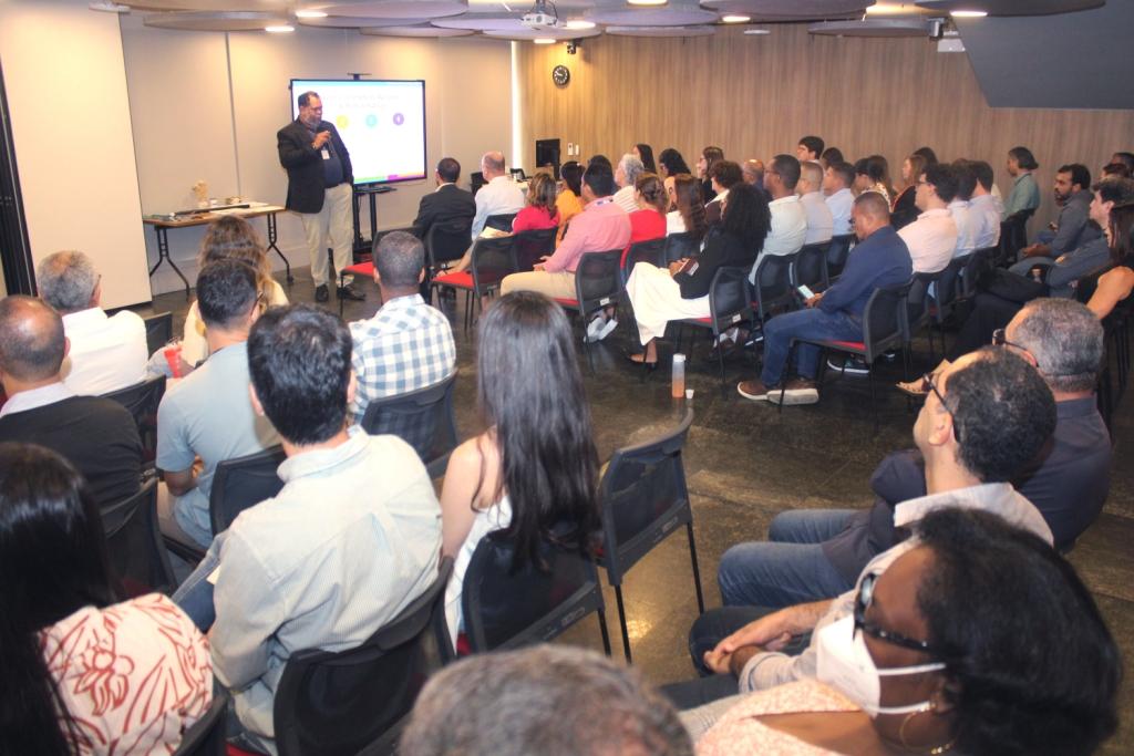 Sistema de Avaliação de Políticas Públicas é apresentado a servidores do TCE/BA