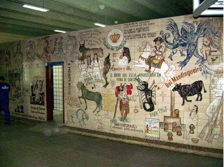painel de azulejos do artista Lenio Braga instalado no terminal rodoviário de Feira de Santana
