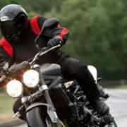 Nova lei de trânsito: conduzir motocicleta com farol apagado não será mais infração gravíssima