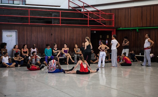 Vagas gratuitas de balé clássico, contemporâneo e pilates são voltadas para alunos de dança em nível intermediário