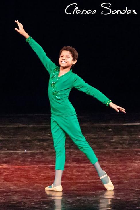O jovem bailarino Adrian de Jesus Barreto, de 10 anos, foi selecionado entre 2.500 inscritos de todo o país