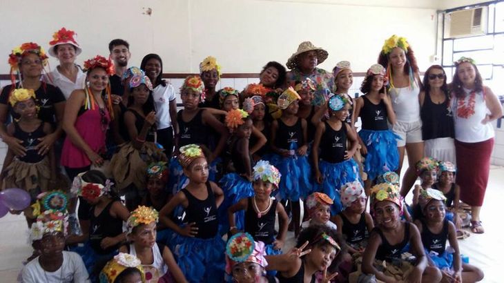 A VII Caminhada da Rainha Nzinga reuniu cerca de 150 alunas do Núcleo de Extensão da Escola de Dança da Funceb, sábado, 25