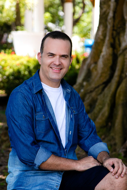 Jornalista lança o livro “O curioso destino de Rita Quebra-Cama”, nesta quarta, 10.05, no TCA