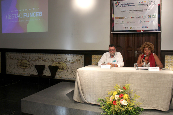 A conselheira Renata Dias junto ao presidente Emilio Tapioca (Foto: Joel Calixto)