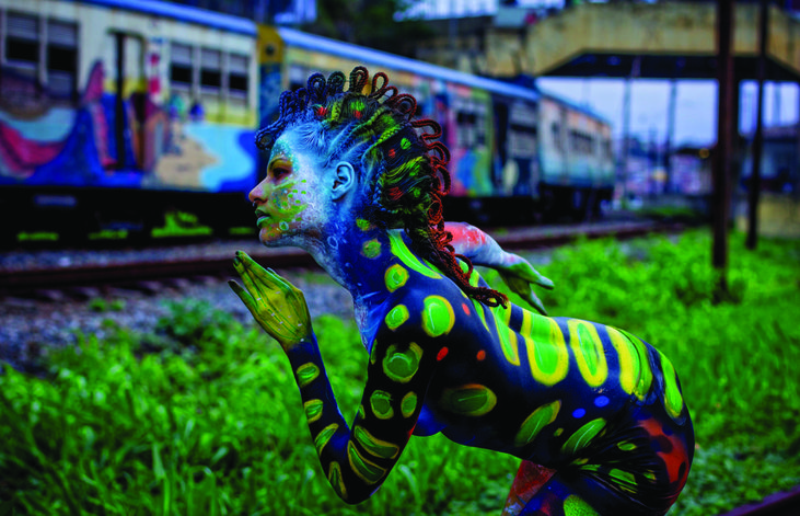 Corpos pintados por Marcos Costa foram fotografados e filmados. Mostra do #DançaEmMovimento será aberta dia 25, com performances de alunos