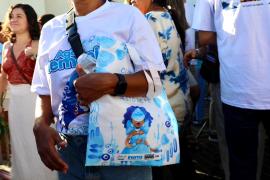 Sacolas ecológicas marcam ação ambiental nas celebrações de Yemanjá e reforçam combate ao lixo no mar