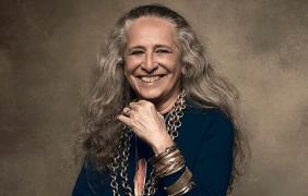 TVE transmite a cerimônia de posse de Maria Bethânia na ALB