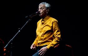 Especial das Seis destaca o álbum Uns, de Caetano Veloso