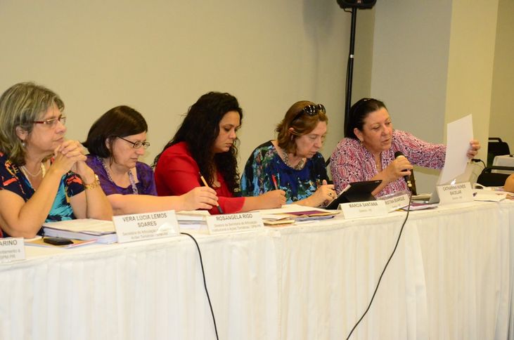 Documento-é-lido-durante-encontro-de-sercetárias-estaduais-de-Políticas-para-as-Mulheres