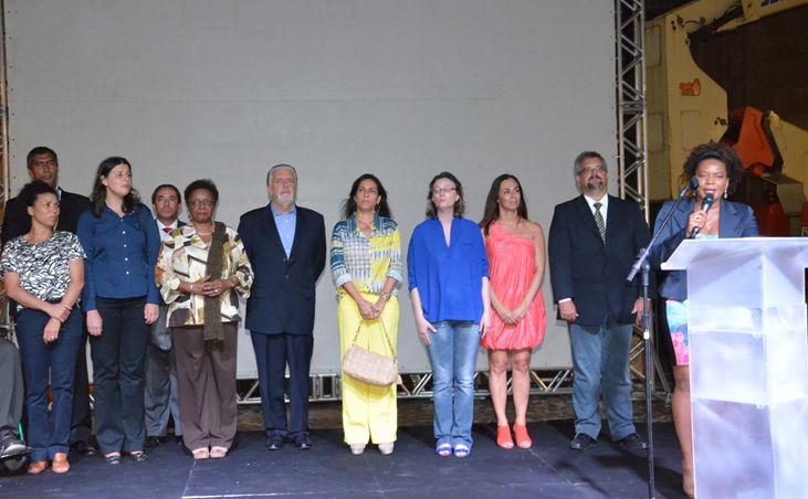 Cantora-Margareth-Menezes-abriu-evento-no-Pelourinho-com-secretários-governador-e-ministras