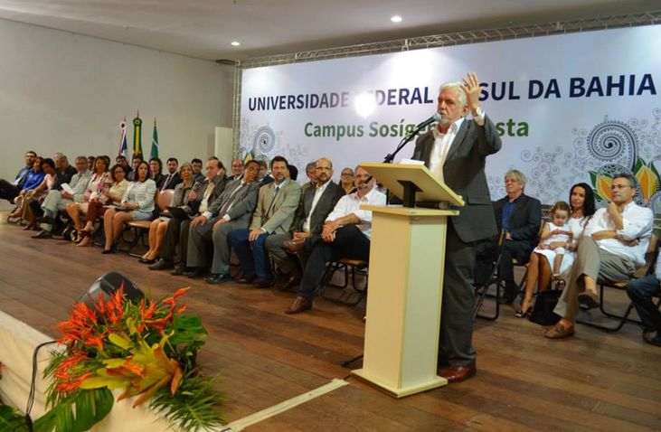 Governador discursando no evento