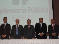 1434055200Posse_defensores_publicos_110615_019