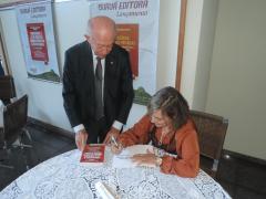 1412252872Lanamento_livros_011014_283