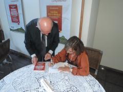 1412252872Lanamento_livros_011014_284