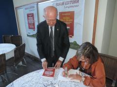 1412252872Lanamento_livros_011014_285