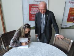 1412252872Lanamento_livros_011014_289