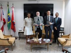 Visita-da-Professora-Teresa-Aguado-da-Espanha-ao-Presidente-do-TJBA-8-640x480