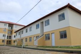 Governo da Bahia entrega 95 novas moradias para famílias atingidas por enchente em Jequié