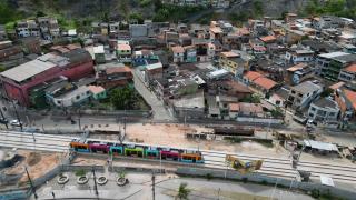 Obra do Governo do Estado, VLT faz primeira viagem-teste e marca avanço na mobilidade da capital baiana