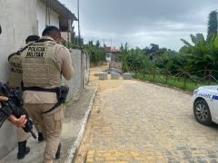 Dez barricadas instaladas por grupos criminosos são destruídas em Itaparica e Vera Cruz durante Operação Circuito Fechado