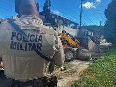 Dez barricadas instaladas por grupos criminosos são destruídas em Itaparica e Vera Cruz durante Operação Circuito Fechado