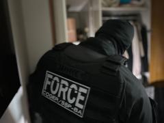 SSP e PM cumprem mandados de busca e apreensão contra policial acusado de tráfico de armas 