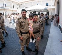 Oficiais recém-promovidos participam de cerimônia de aposição de luvas