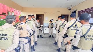 RONDESP BTS e 18ª CIPM ocupam bairro do Rio Sena e integrantes de facção correm para região de mata
