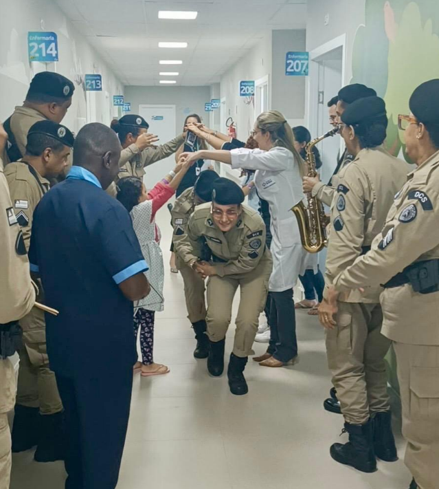 Hospital de Brotas celebra um ano com Coral da PMBA e ações de musicoterapia junina