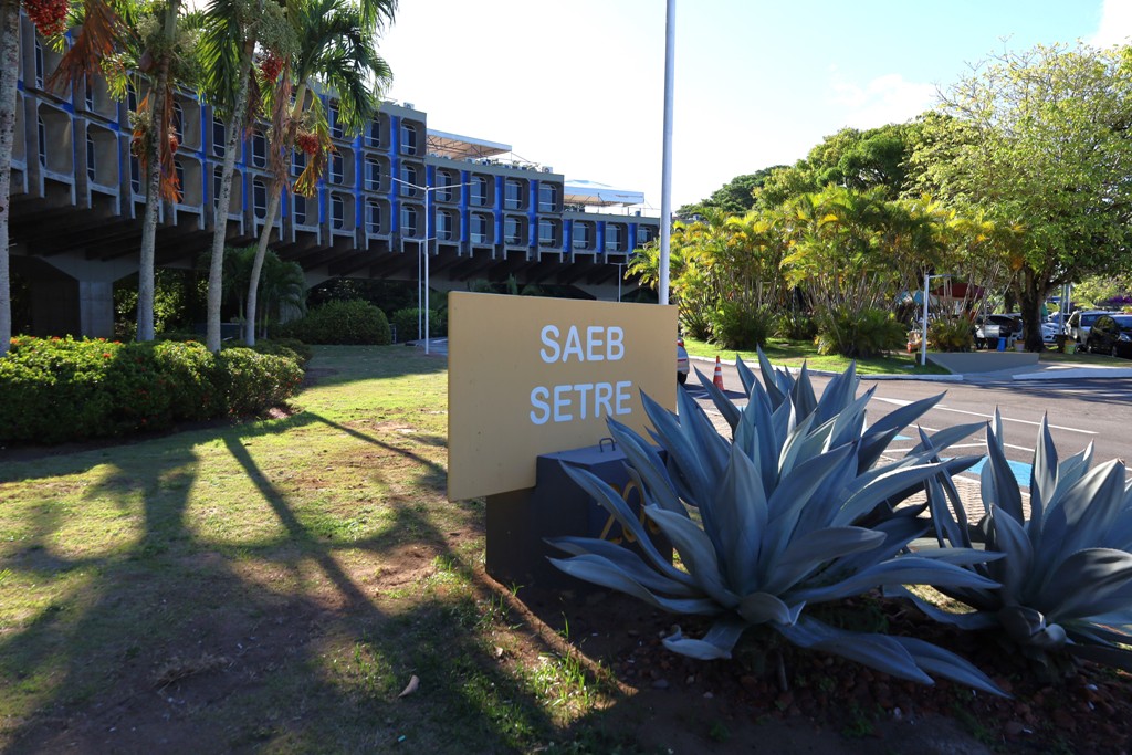 Fachada da Saeb, no CAB