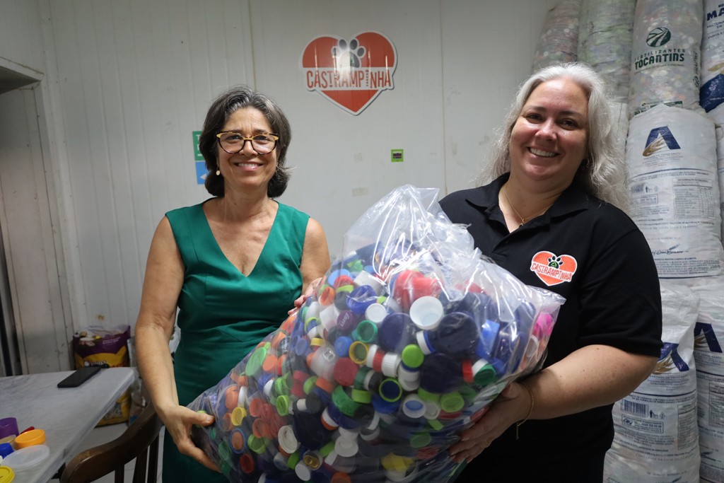 Entrega de doação a projeto Castrampinhas