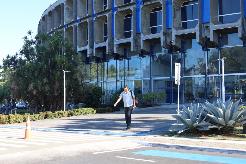 Fachada da Saeb, no Centro Administrativo da Bahia