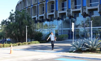 Fachada da Saeb, no Centro Administrativo da Bahia