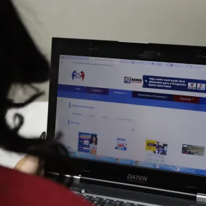 Mês da Mulher: drogaria concede 30% de desconto em produtos para o cuidado com a pele