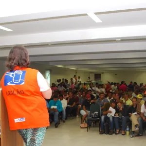 Certame vai apregoar 252 lotes com bens públicos como veículos, materiais eletrônicos, equipamentos de informática e outros