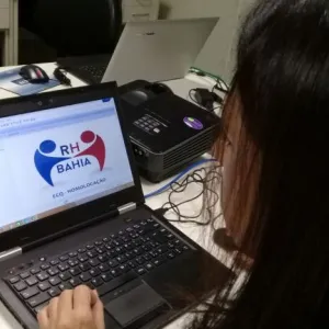 Governo do Estado antecipa salários de dezembro e decreta pontos facultativos para servidores