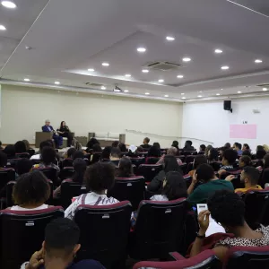 Cerca de 60 estudantes de cursos de pós-graduação do ensino superior, selecionados para o Programa de Estágio de Pós-Graduação do Estado, participaram, nesta segunda-feira (20), do seminário Bem-Vindo ao Serviço Público. 