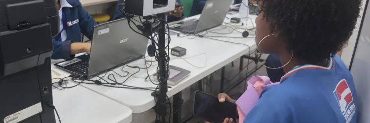 SAC Itinerante oferece serviços do TRE em escolas estaduais