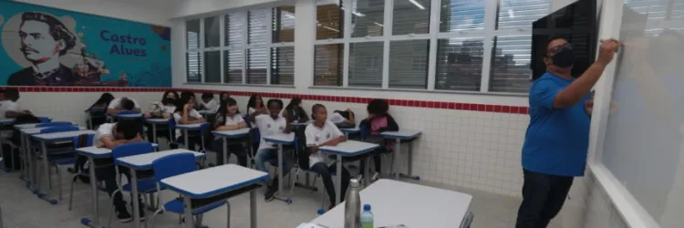 Jerônimo encaminha à Alba projetos de lei para pagar precatórios da Educação