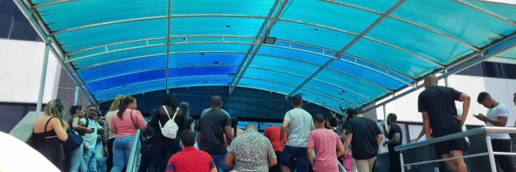 Com um total de 39,6 mil inscritos, certame teve 30% de abstenção de candidatos, neste domingo