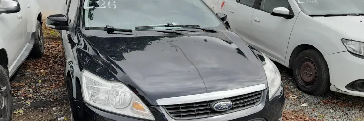 93 lotes com móveis, carros e outros itens foram arrematados no certame realizado nesta quarta-feira (4)