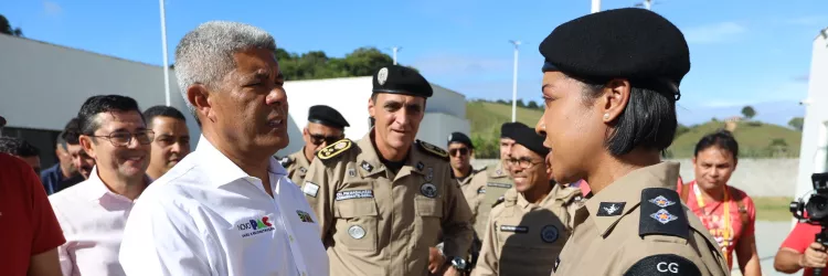 Primeiros pagamentos já serão creditados na folha salarial deste mês, de forma retroativa a março, para Policiais Militares, Bombeiros, Policiais Civis, Peritos do DPT e Agentes Penitenciários, além de servidores da Saúde  