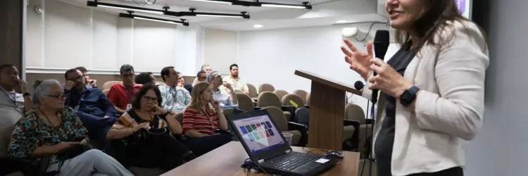 Consultora Beatriz Lanza