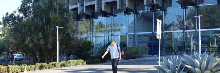 Fachada da Saeb, no Centro Administrativo da Bahia