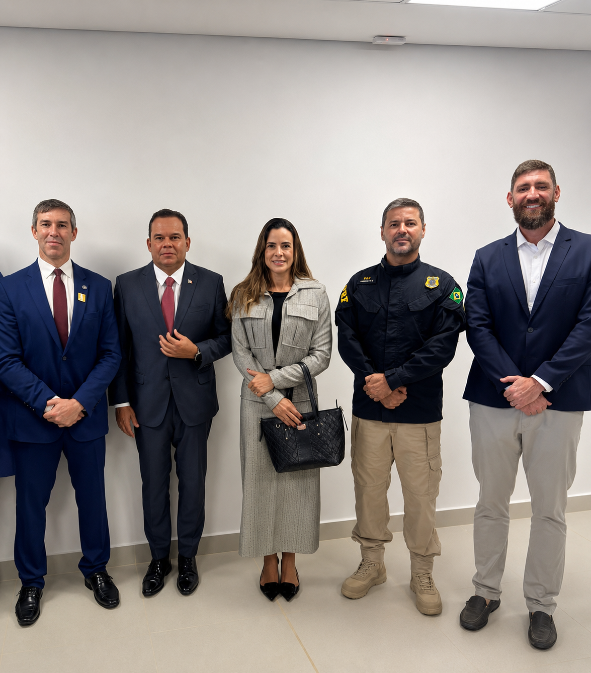 Representantes na inauguração da nova sede da PRF