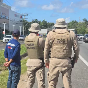 Membros da Agência Estadual de Regulação de Serviços Públicos de Energia, Transportes e Comunicações da Bahia e da Polícia Rodoviária Estadual