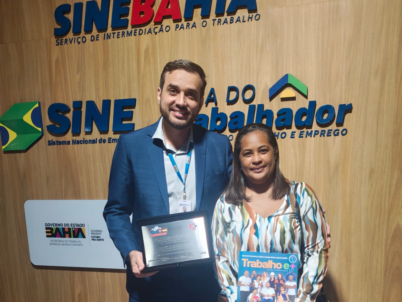 Bahiafarma recebe homenagem pela parceria com o Sinebahia