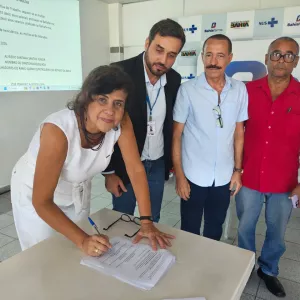 Bahiafarma assina acordo com Sindiquímica em defesa dos trabalhadores da instituição