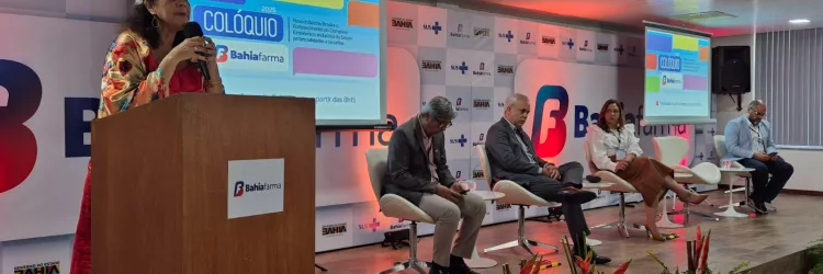 Diretora-presidente da instituição, Ceuci Nunes, faz a abertura do Colóquio Bahiafarma 2025