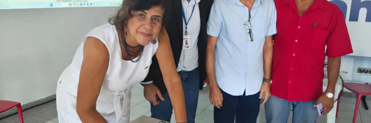 Bahiafarma assina acordo com Sindiquímica em defesa dos trabalhadores da instituição